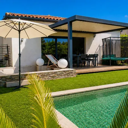 L'ecrin Des Chenes Villa Beaulieu (Herault)